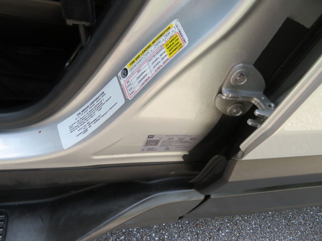 Used 2022 Chevrolet Traverse FWD RS image 31