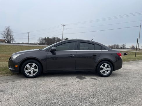 Used 2014 Chevrolet Cruze LT image 2