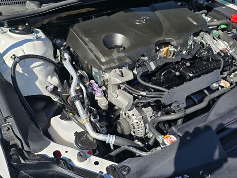 Used 2019 Toyota Camry XSE image 39