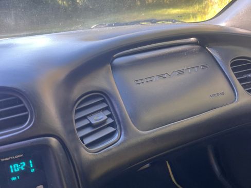 Used 1998 Chevrolet Corvette image 21