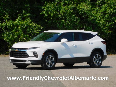 Used 2025 Chevrolet Blazer FWD LT w/ 2LT image 1
