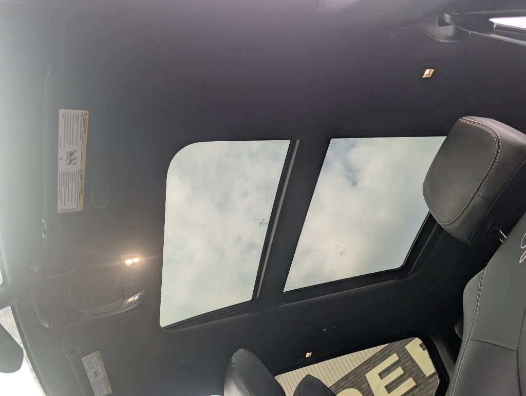 Used 2026 Chrysler Pacifica Select FWD image 14