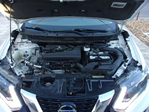 Used 2018 Nissan Rogue S image 25