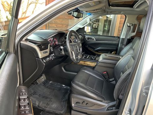 Used 2016 GMC Yukon XL Denali image 10