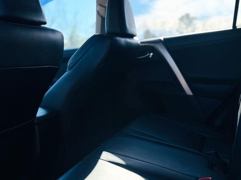 Used 2014 Toyota RAV4 Limited image 7