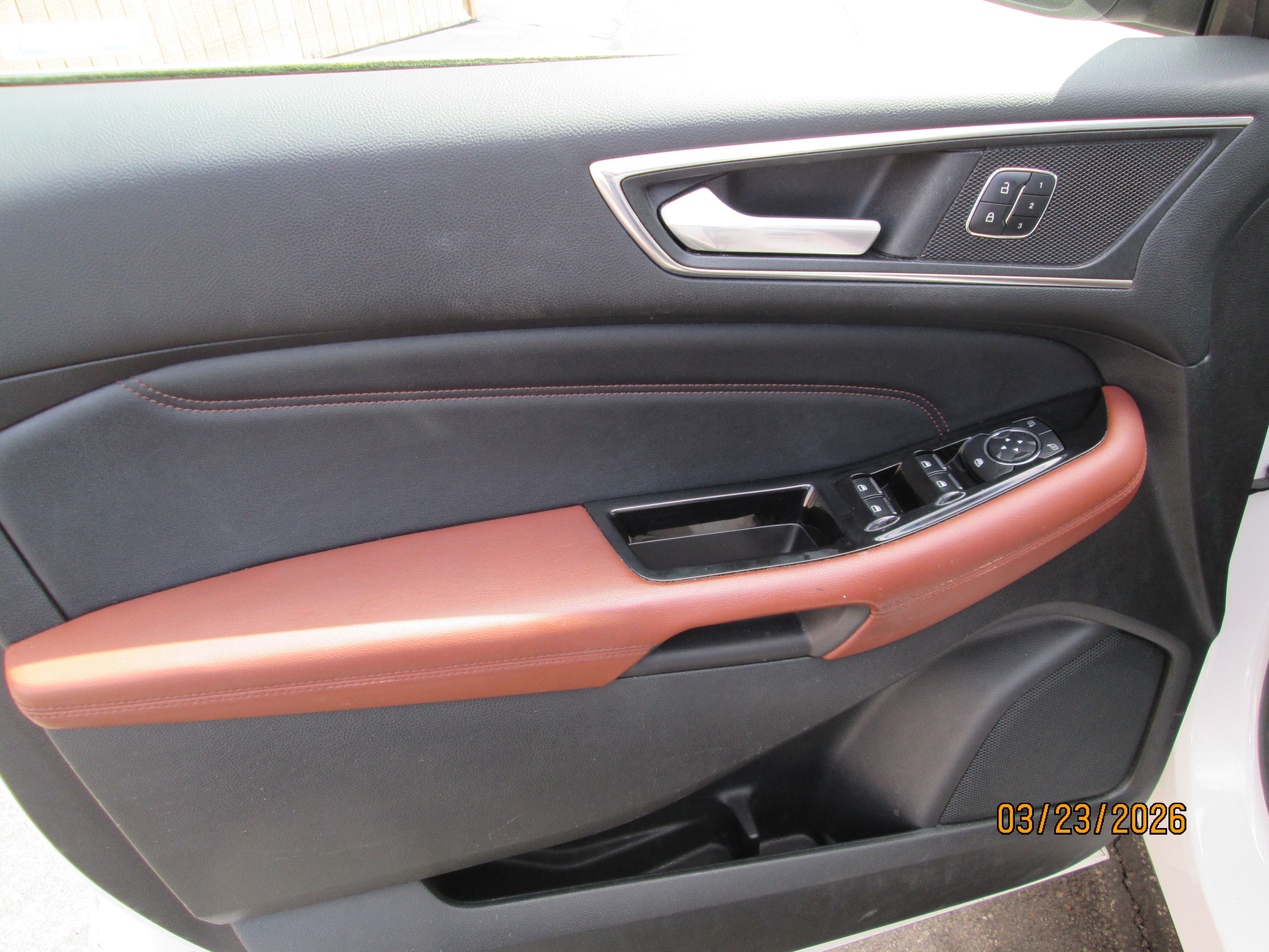 Used 2016 Ford Edge Titanium AWD/4WD image 14