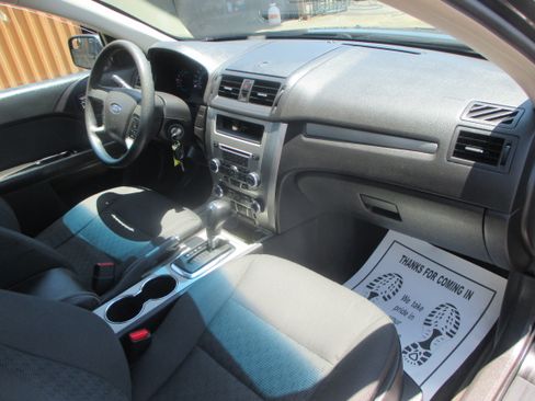 Used 2012 Ford Fusion SE V6 FWD image 3