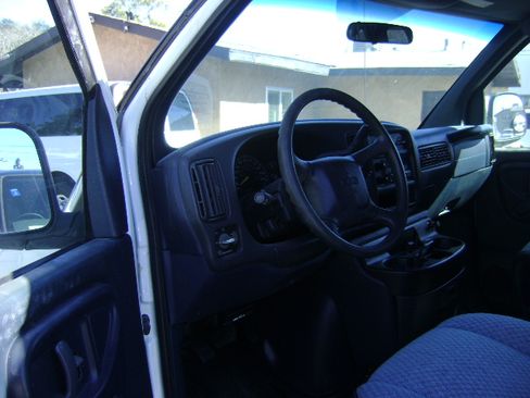 Used 1998 GMC Savana 3500 image 11