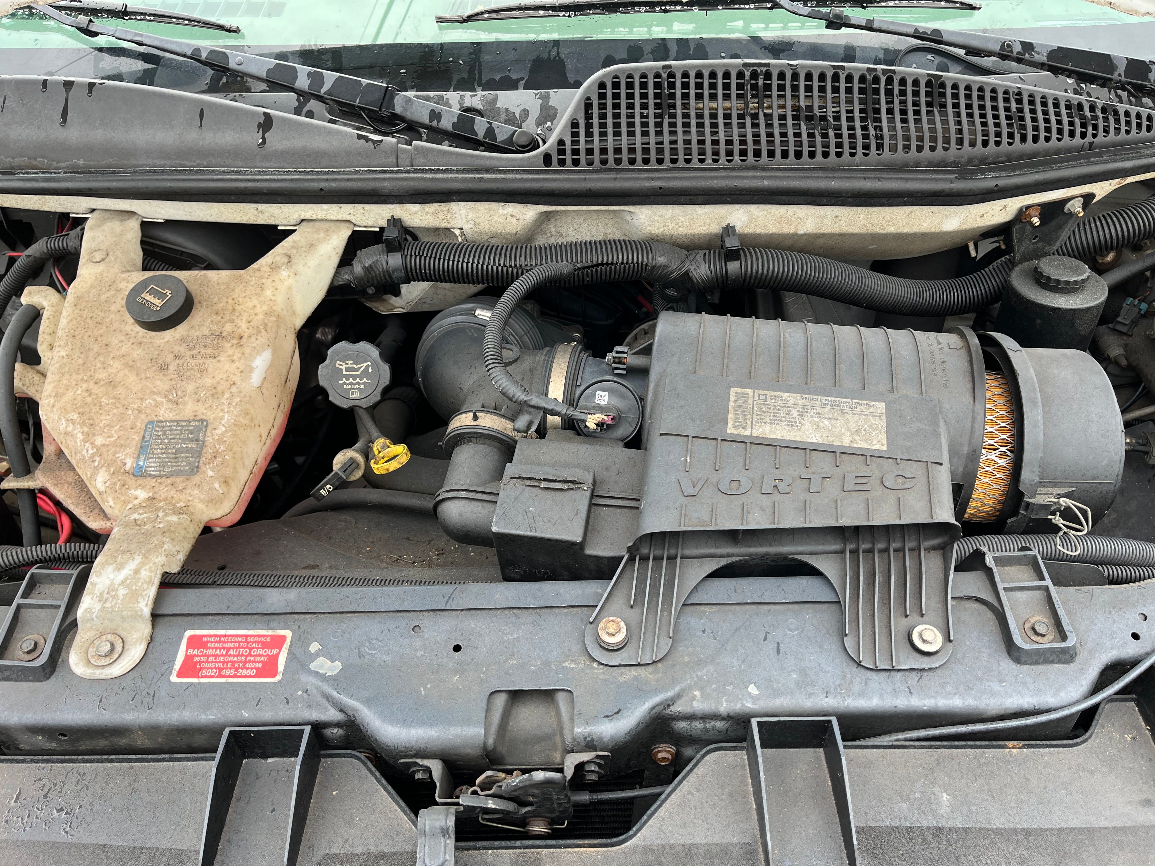 Used 2010 Chevrolet Express 2500 RWD image 19