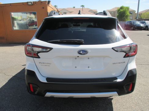 Used 2020 Subaru Outback Limited AWD/4WD image 11