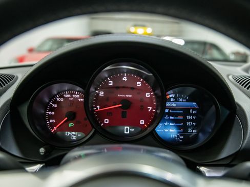 Used 2023 Porsche 718 Cayman image 38