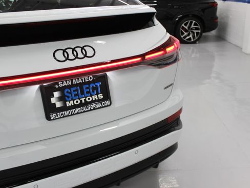 Used 2024 Audi Q4 e-tron Premium Plus image 9