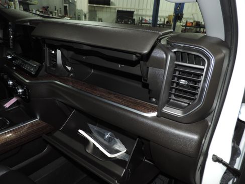 Used 2025 GMC Sierra 1500 Elevation image 32