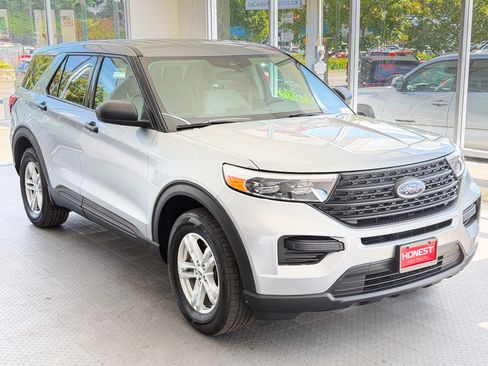 Used 2022 Ford Explorer 4WD image 1