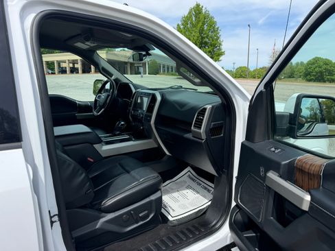 Used 2020 Ford F150 Lariat image 24