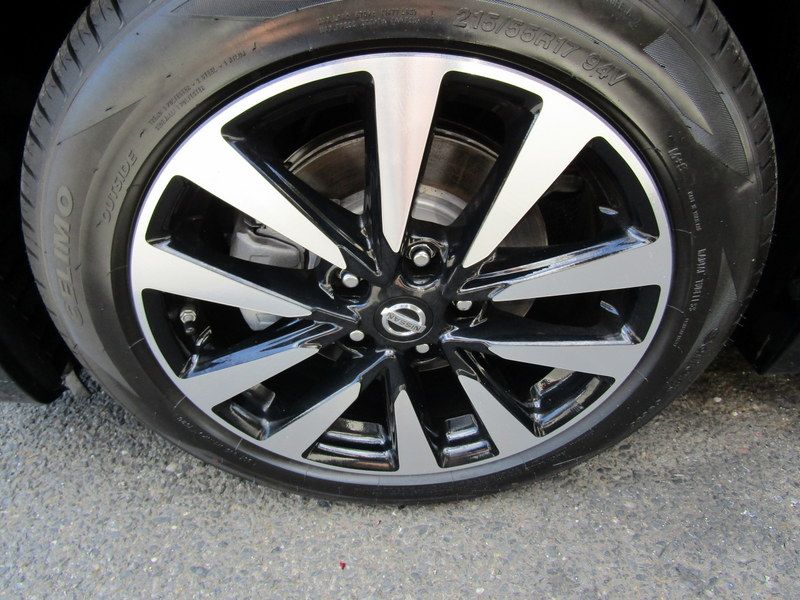 Used 2018 Nissan Altima SL FWD image 11