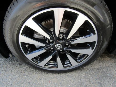 Used 2018 Nissan Altima SL FWD image 11
