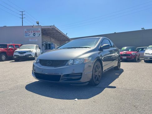 Used 2010 Honda Civic LX Coupe image 2