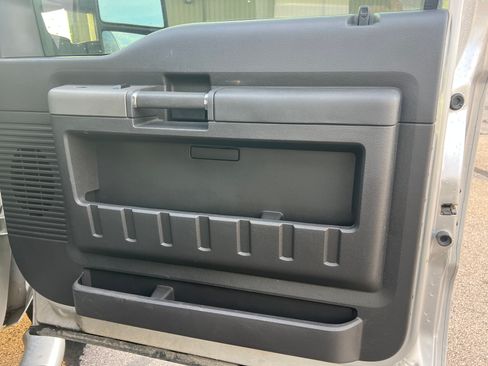 Used 2012 Ford F250 Lariat image 22