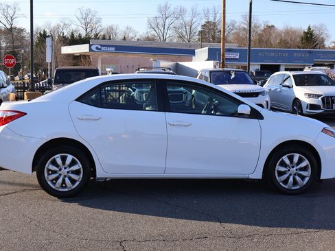 Used 2014 Toyota Corolla LE image 9