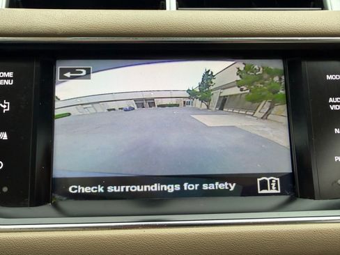 Used 2015 Land Rover Range Rover Sport Supercharged AWD/4WD image 18