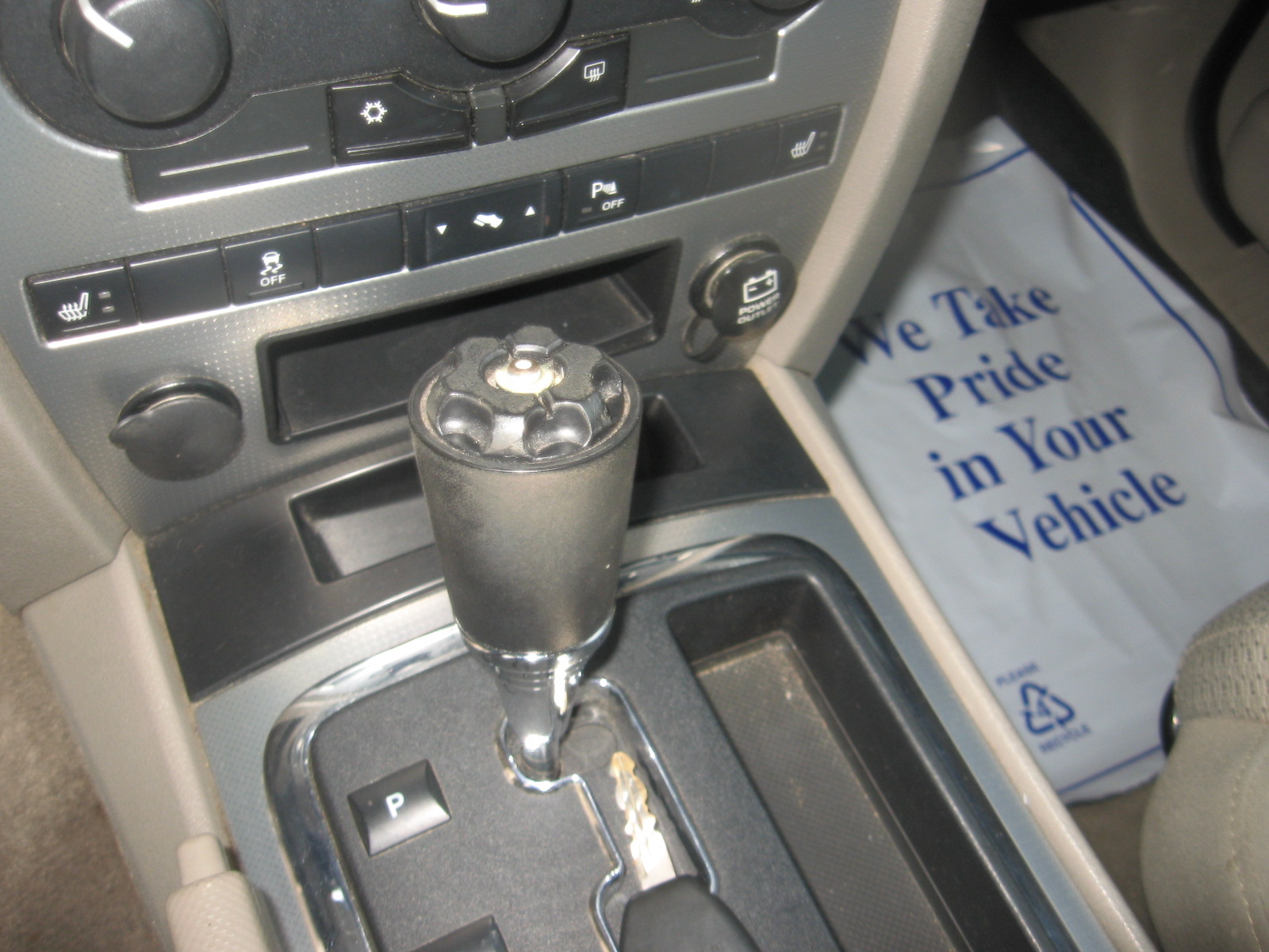 Used 2006 Jeep Commander 4WD image 12