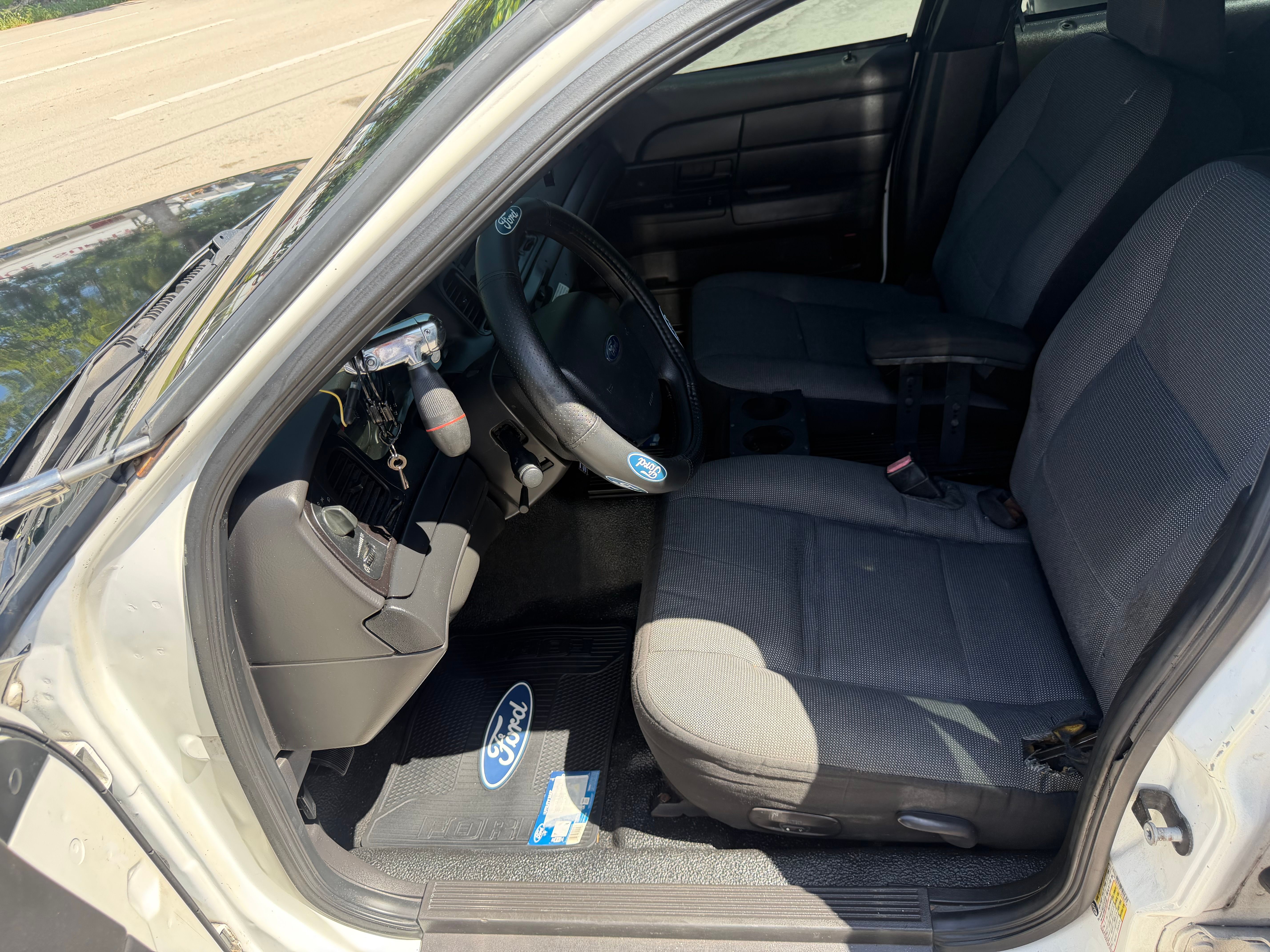 Used 2007 Ford Crown Victoria Police Interceptor RWD image 13