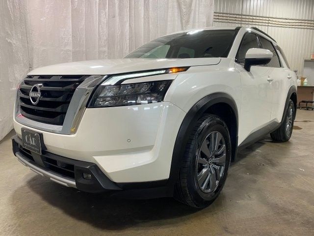 Used 2024 Nissan Pathfinder SV AWD/4WD image 5