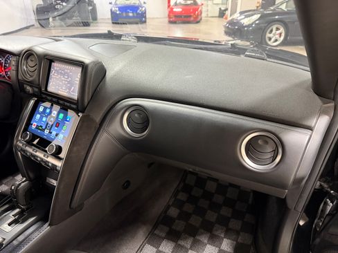 Used 2009 Nissan GT-R Premium AWD/4WD image 30