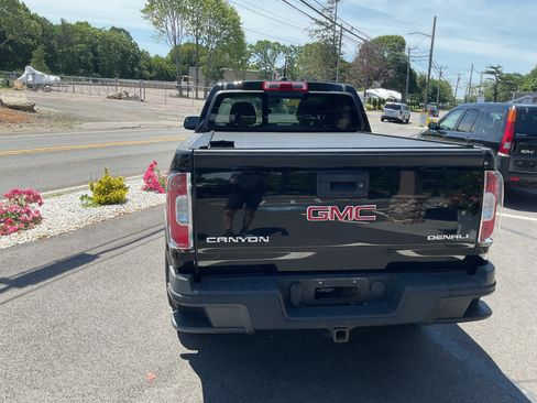 Used 2018 GMC Canyon 4x4 Crew Cab Denali image 4