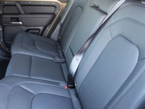 Used 2025 Land Rover Defender 110 S image 5