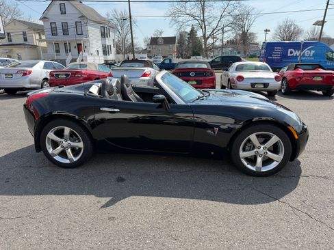 Used 2008 Pontiac Solstice GXP image 18