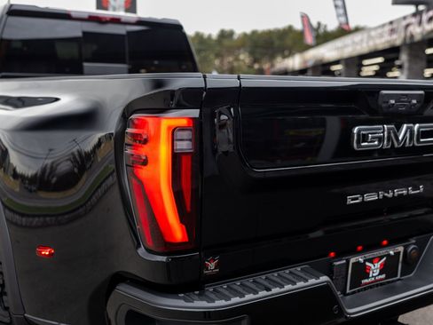 Used 2026 GMC Sierra 3500 Denali Ultimate image 32