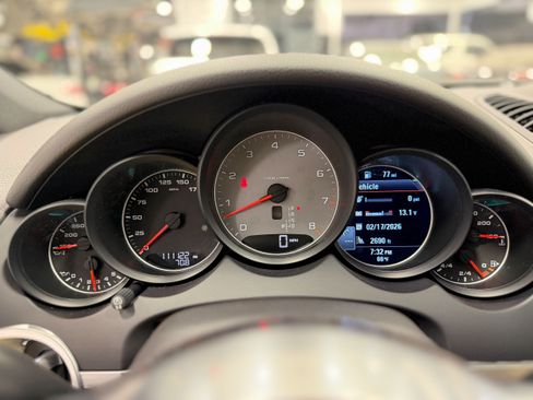 Used 2018 Porsche Cayenne S image 19