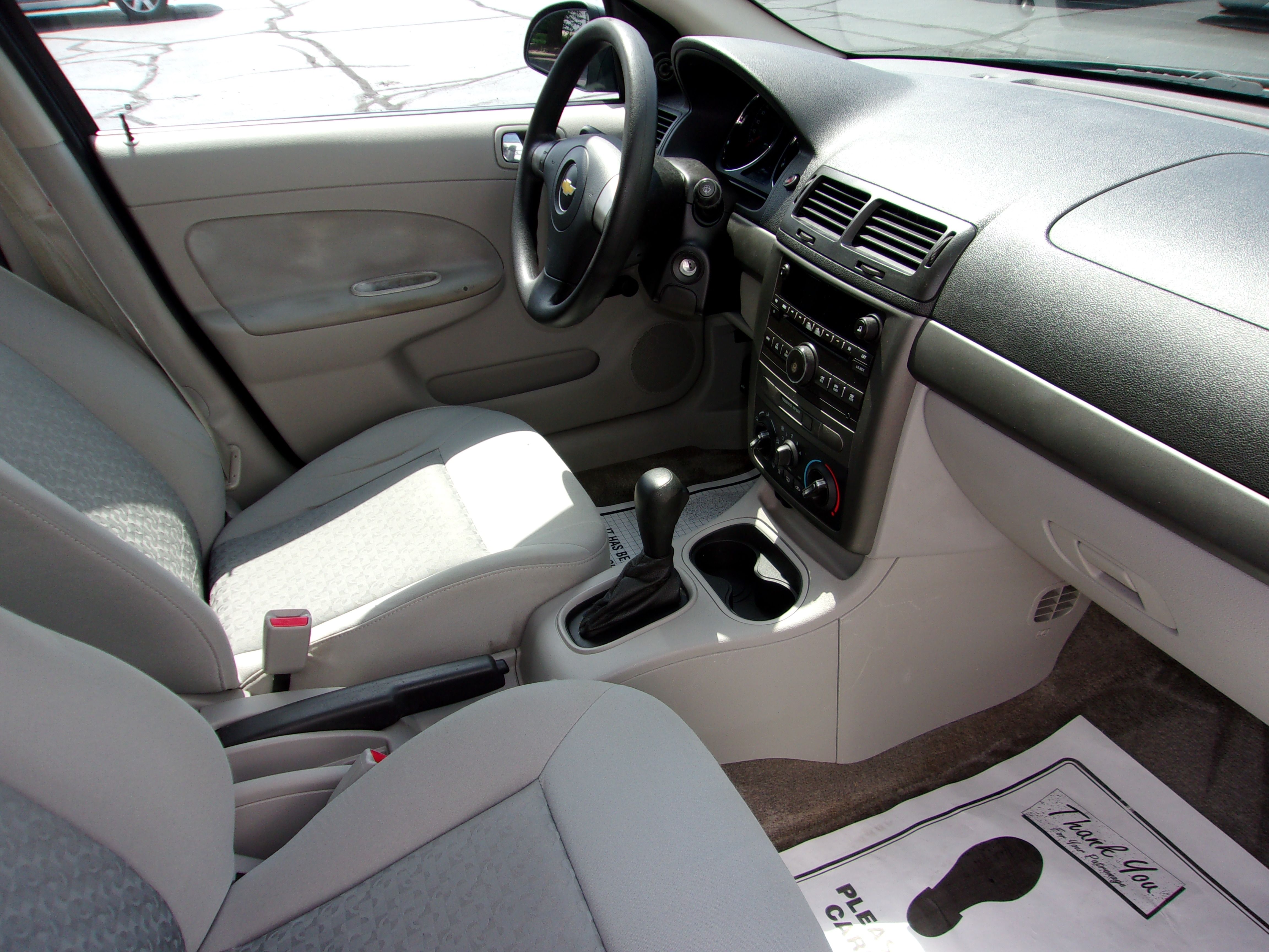 Used 2009 Chevrolet Cobalt LS Sedan FWD image 4