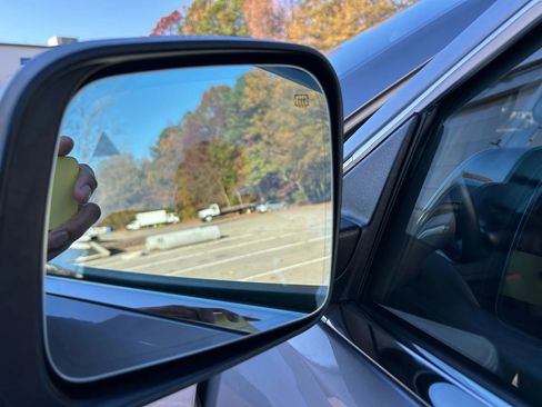 Used 2019 Jeep Grand Cherokee Limited image 18