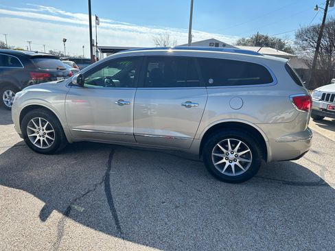 Used 2013 Buick Enclave Leather image 2