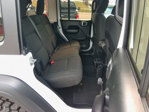 Used 2018 Jeep Wrangler Unlimited Sport image 32