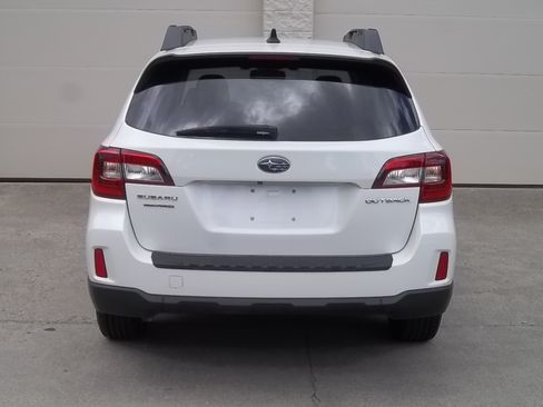 Used 2016 Subaru Outback 2.5i Limited AWD/4WD image 5