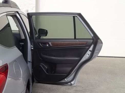 Used 2017 Subaru Outback 2.5i Limited image 21