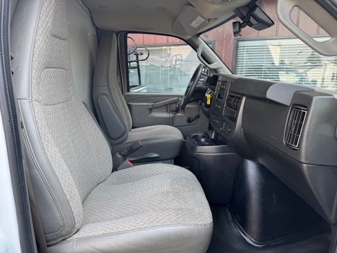 Used 2021 Chevrolet Express 3500 image 16