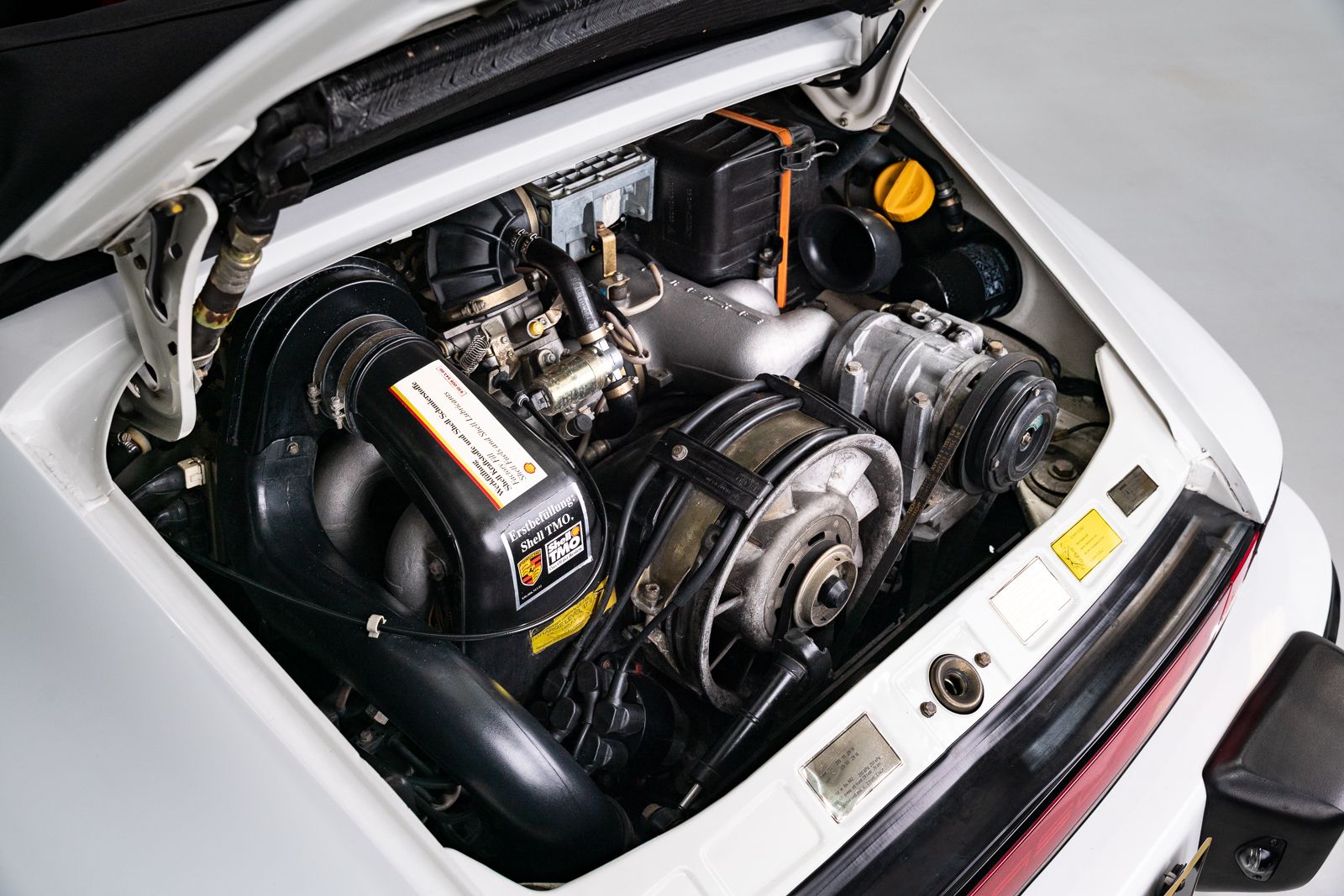 Used 1989 Porsche 911 Carrera Cabriolet RWD image 79