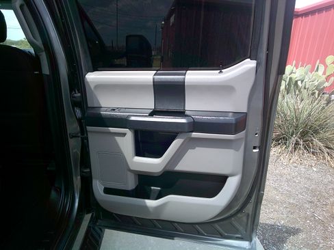 Used 2018 Ford F150 STX image 11