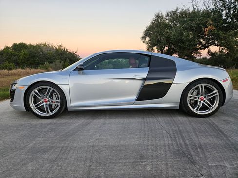 Used 2012 Audi R8 V10 image 9