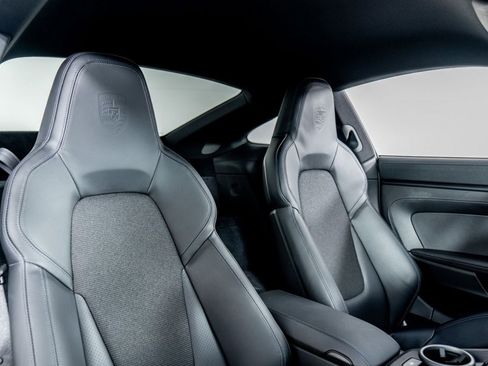 Used 2022 Porsche 911 GT3 Touring image 11