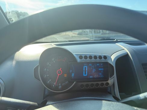 Used 2016 Chevrolet Sonic LT image 7