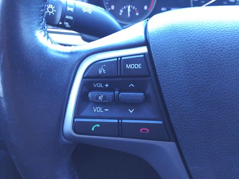 Used 2017 Hyundai Elantra Sedan FWD image 29