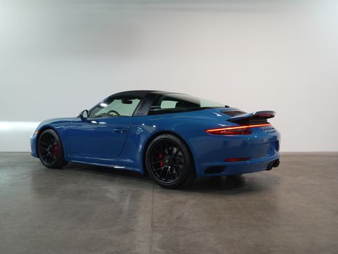 Used 2018 Porsche 911 Targa 4 GTS image 5