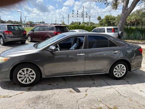 Used 2013 Toyota Camry SE Sedan FWD image 3
