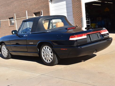 Used 1992 Alfa Romeo Spider Veloce image 3